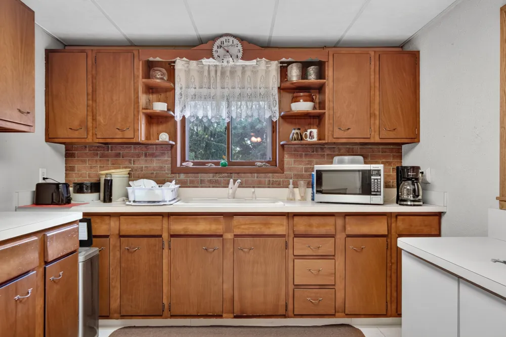 1611 S Williamston Road Dansville, MI 48819