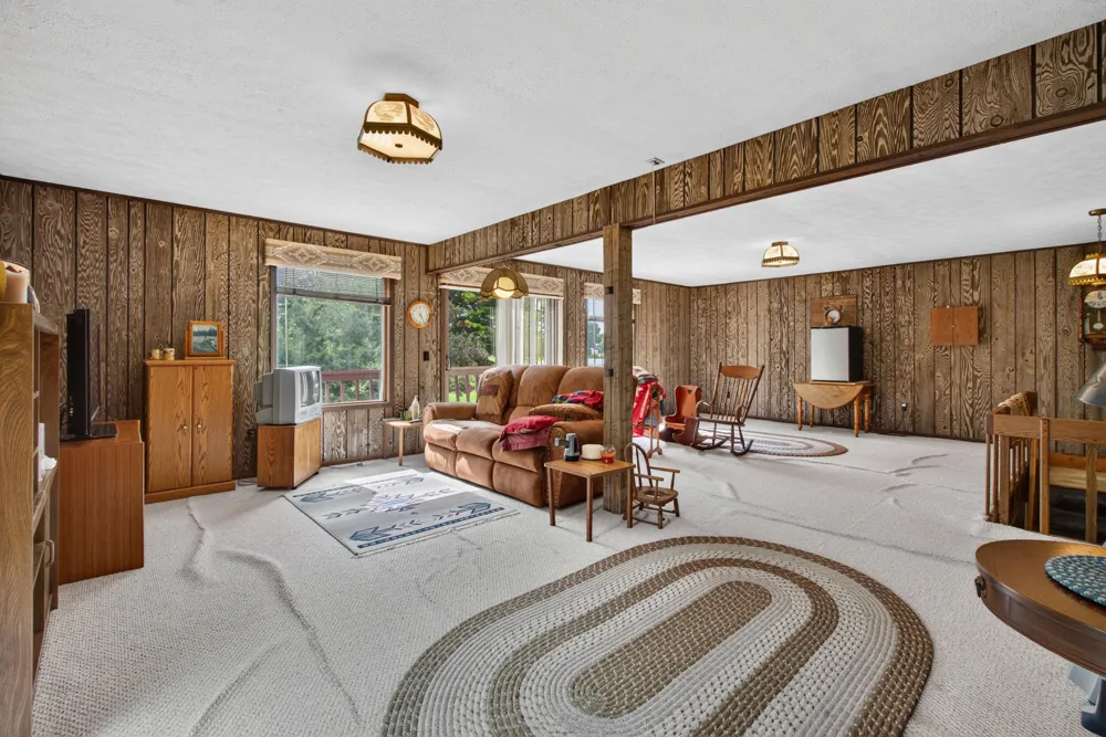 1611 S Williamston Road Dansville, MI 48819