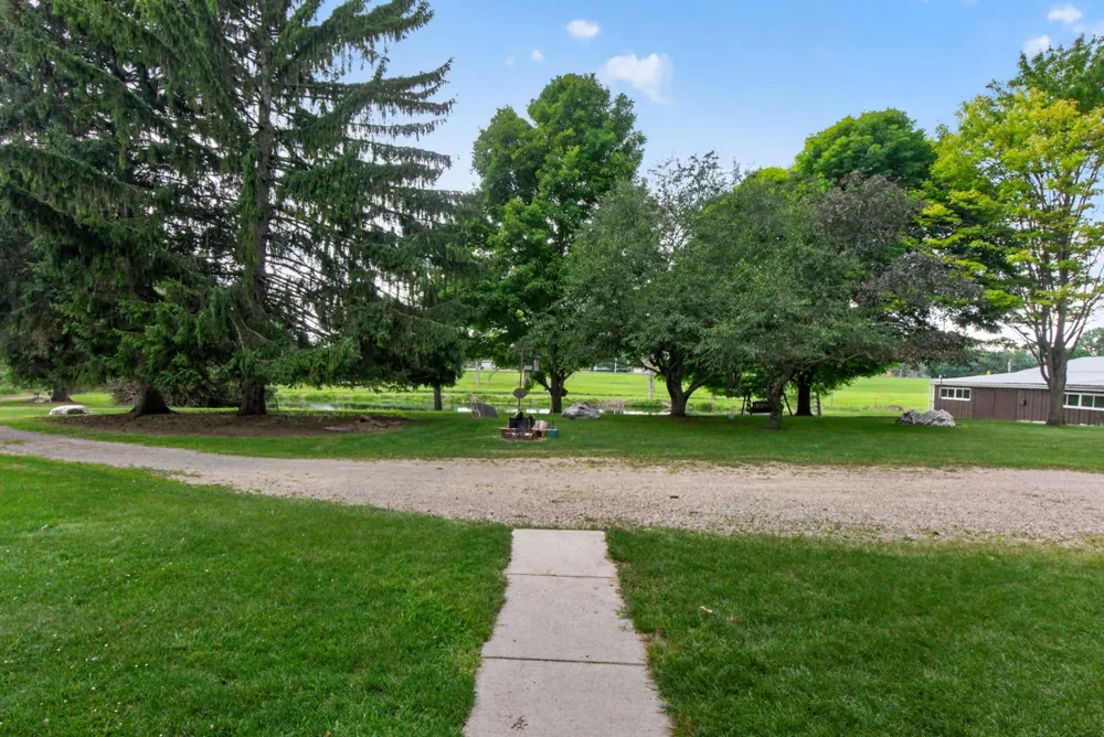 1611 S Williamston Road Dansville, MI 48819