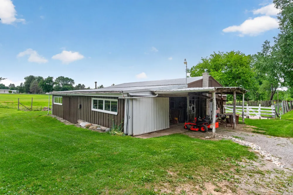 1611 S Williamston Road Dansville, MI 48819