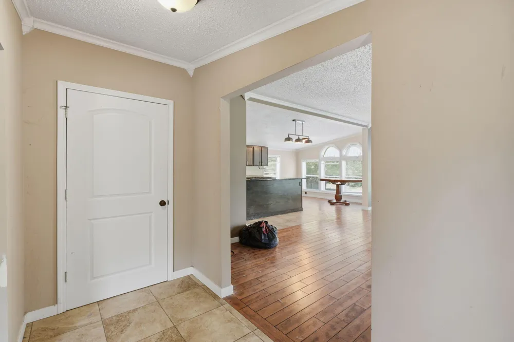 582 Leenhouts Street Comstock Charter Township, MI 49048