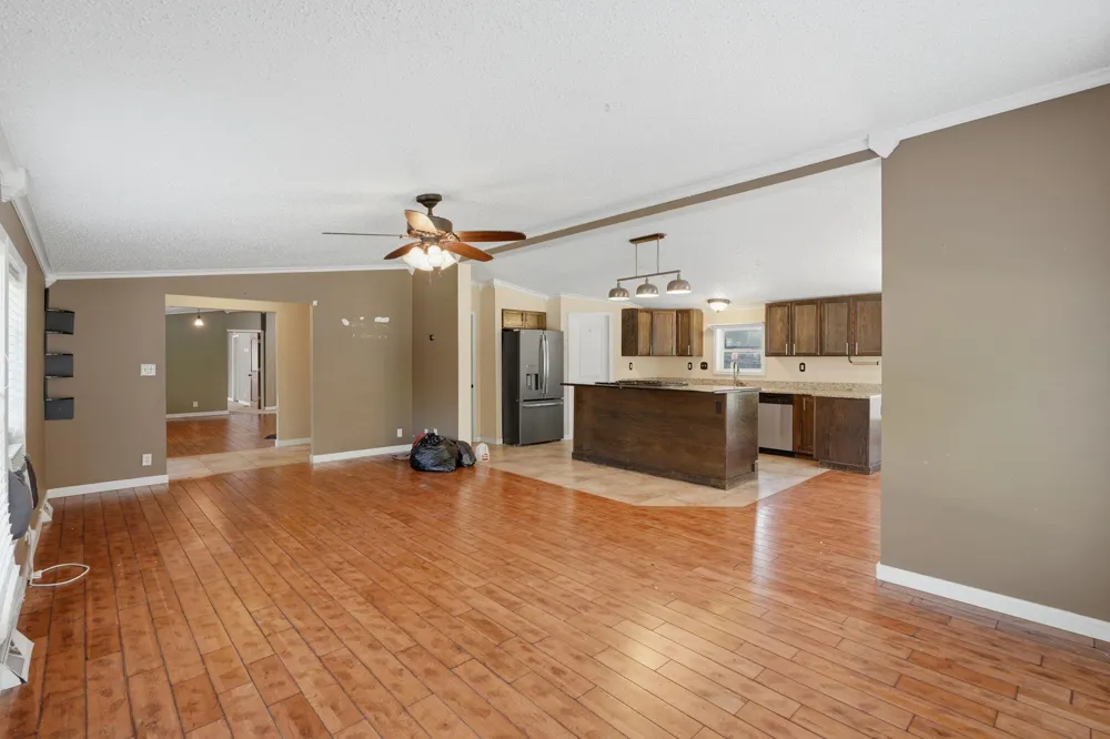 582 Leenhouts Street Comstock Charter Township, MI 49048