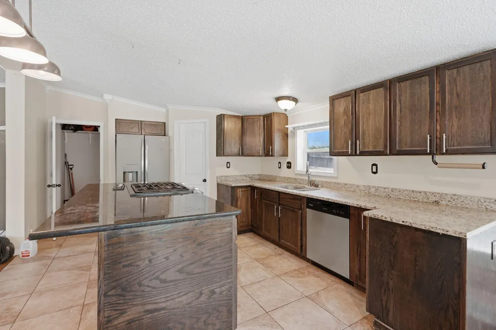 582 Leenhouts Street Comstock Charter Township, MI 49048
