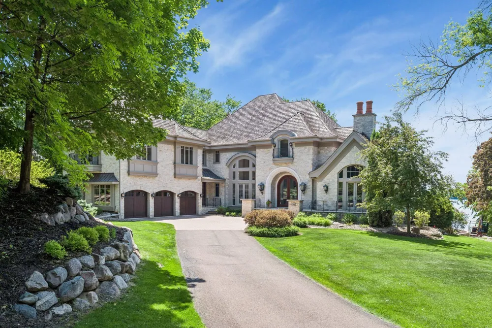 1530 Orchard Beach Place Mound, MN 55364