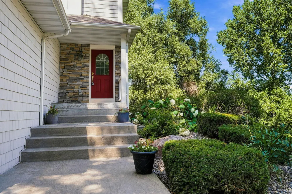 5546 Malibu Drive Edina, MN 55436