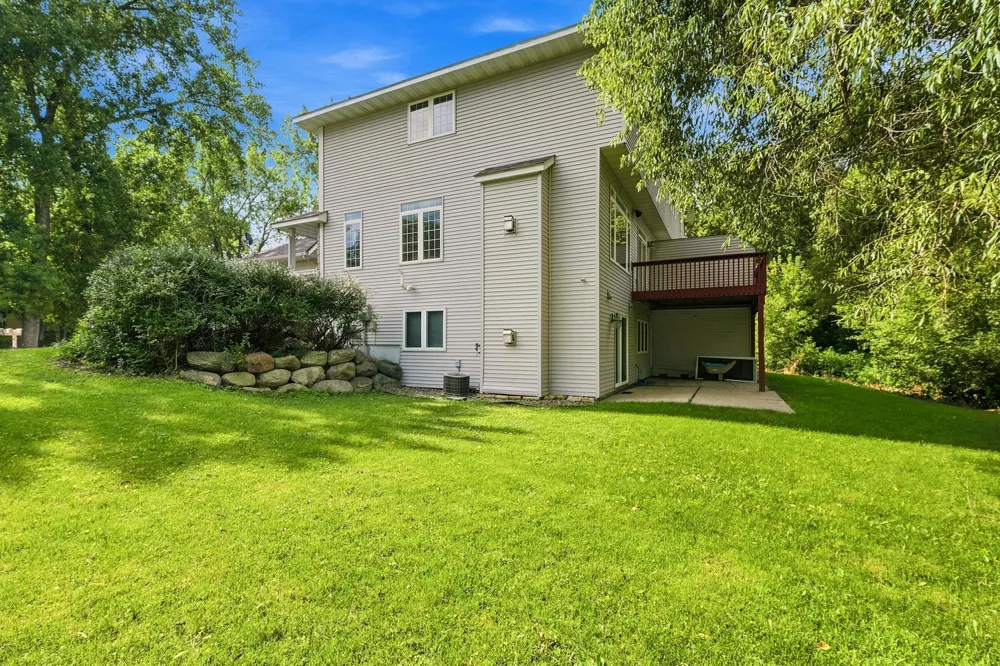 5546 Malibu Drive Edina, MN 55436