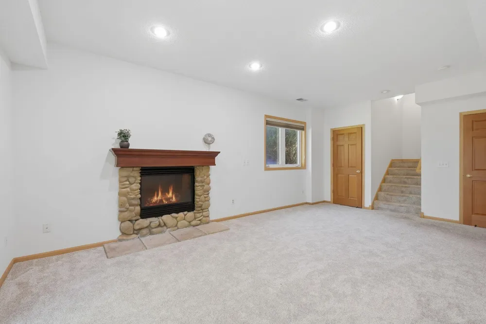 5546 Malibu Drive Edina, MN 55436