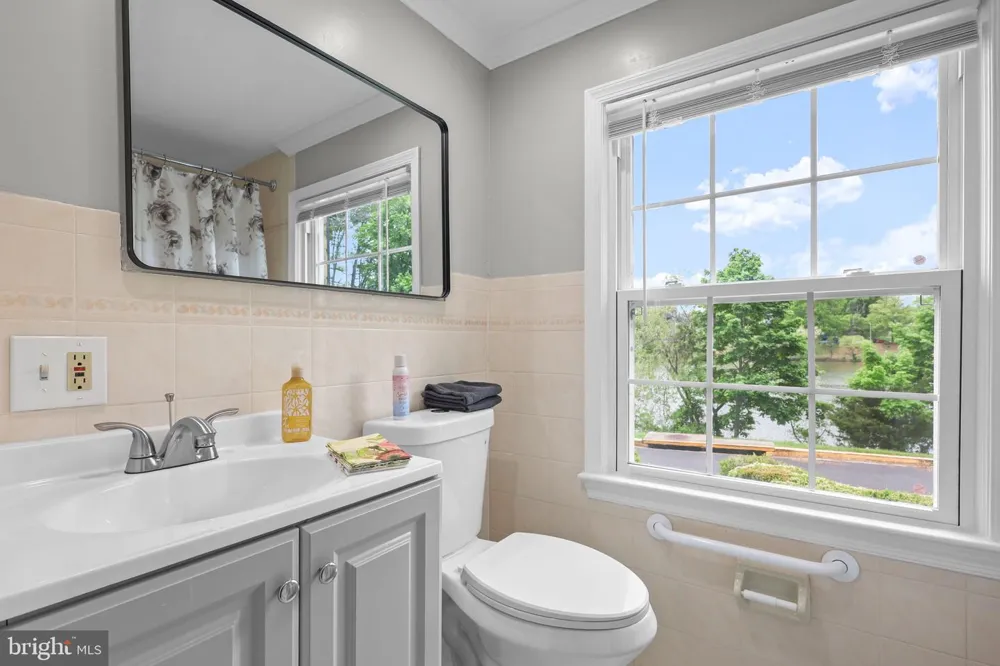 9725 LOOKOUT PLACE Gaithersburg, MD 20886