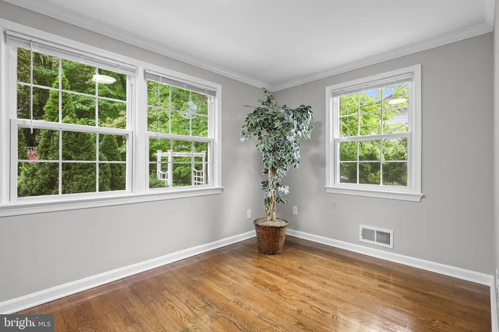 9725 LOOKOUT PLACE Gaithersburg, MD 20886