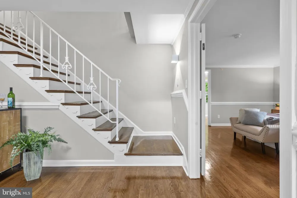 9725 LOOKOUT PLACE Gaithersburg, MD 20886