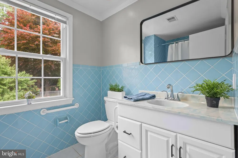 9725 LOOKOUT PLACE Gaithersburg, MD 20886