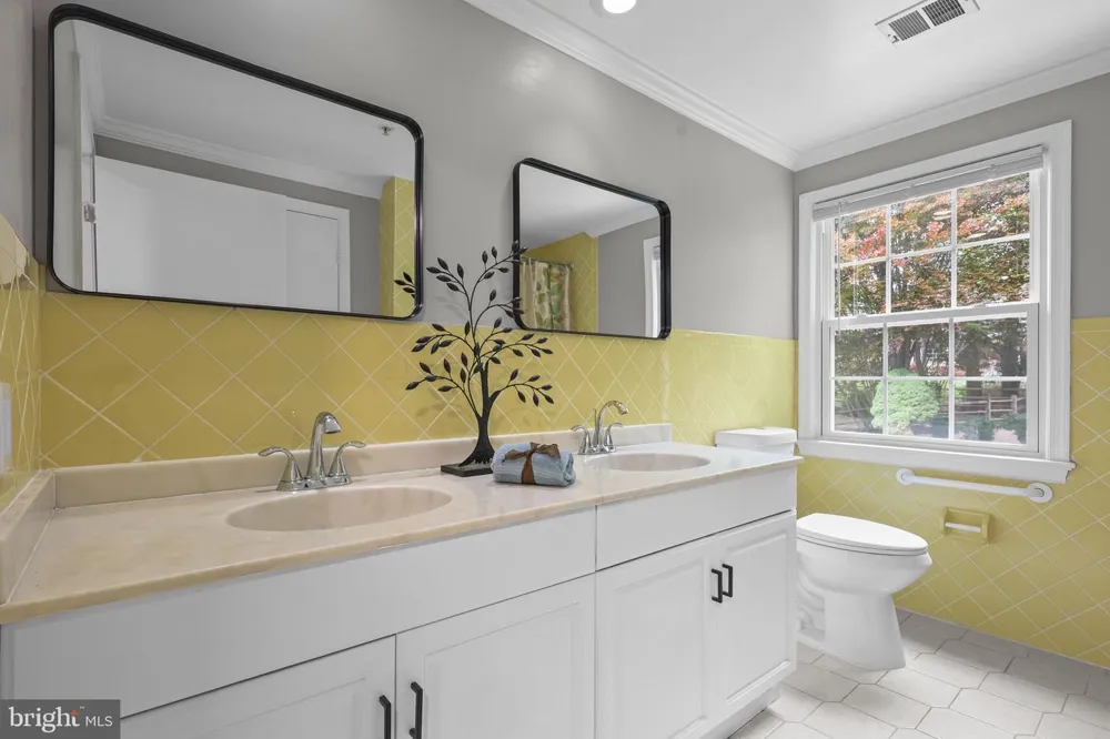 9725 LOOKOUT PLACE Gaithersburg, MD 20886