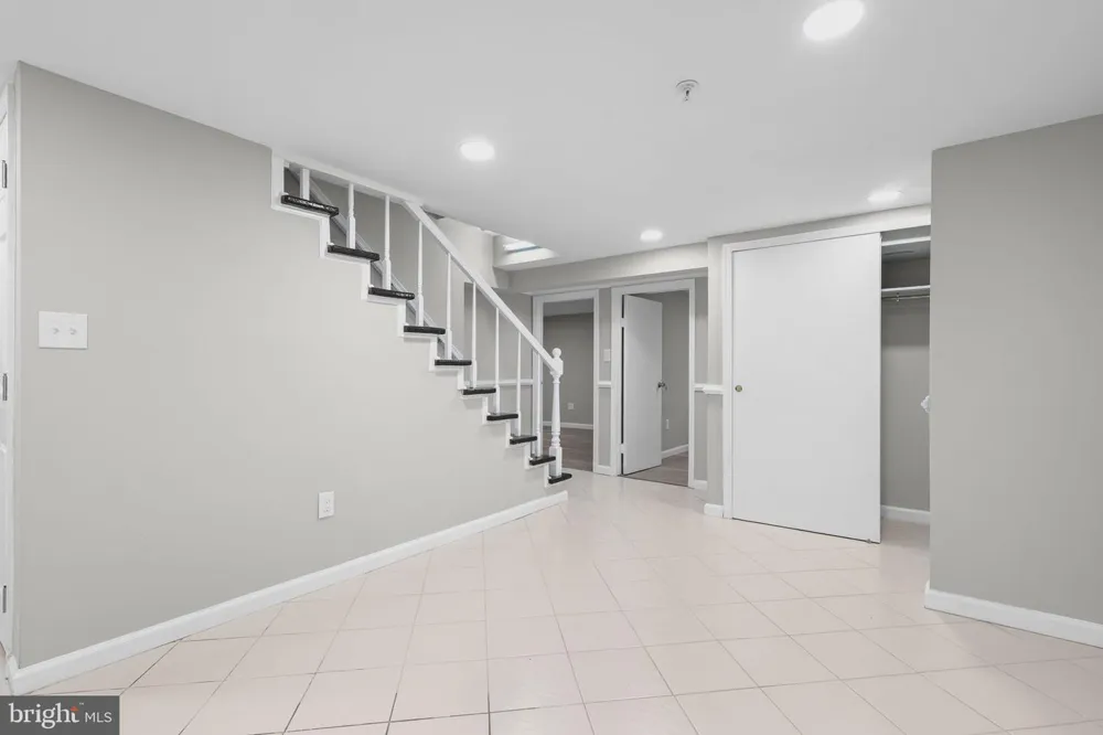 9725 LOOKOUT PLACE Gaithersburg, MD 20886