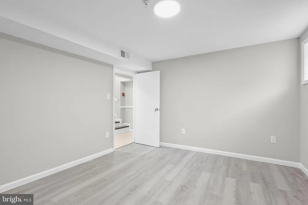 9725 LOOKOUT PLACE Gaithersburg, MD 20886