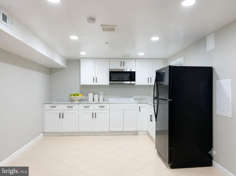 9725 LOOKOUT PLACE Gaithersburg, MD 20886