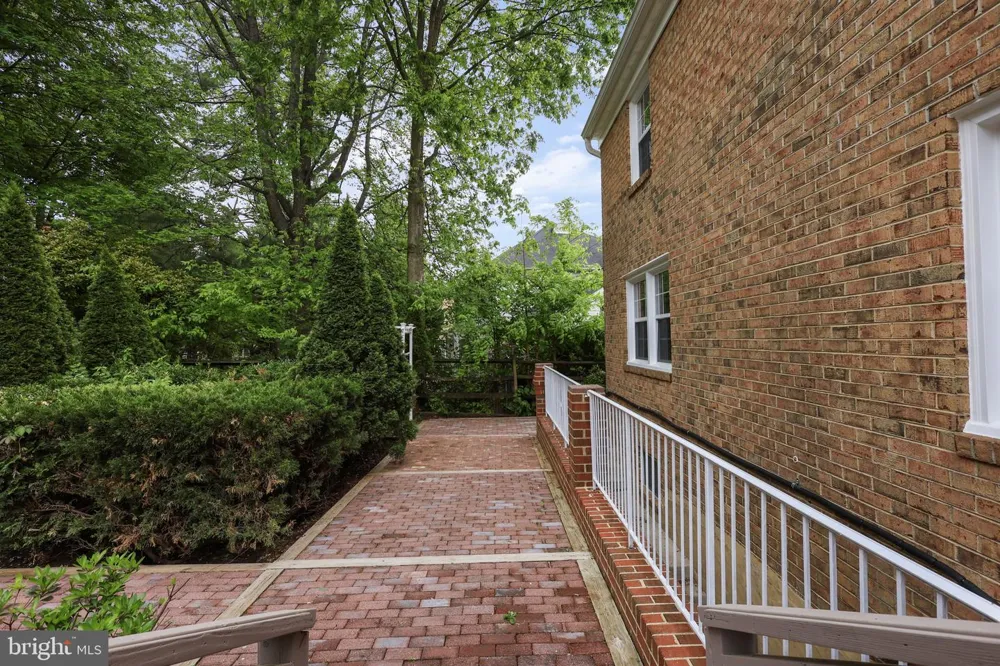 9725 LOOKOUT PLACE Gaithersburg, MD 20886