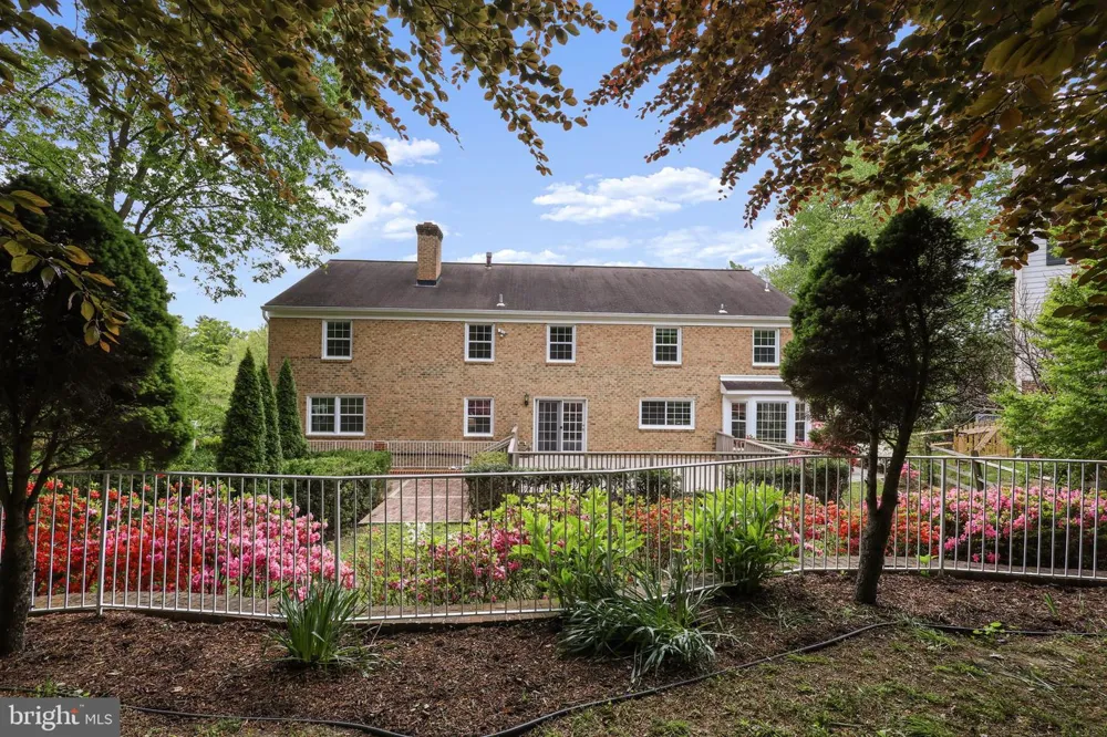 9725 LOOKOUT PLACE Gaithersburg, MD 20886