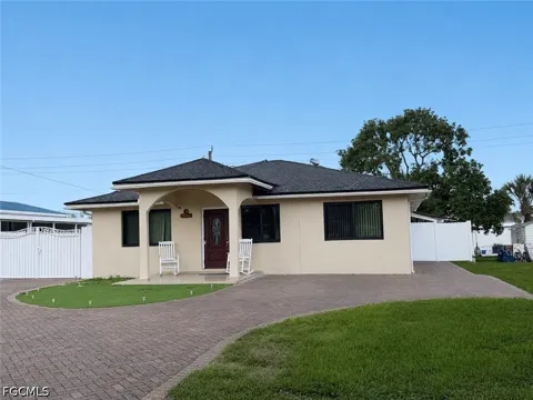 Seminole Avenue