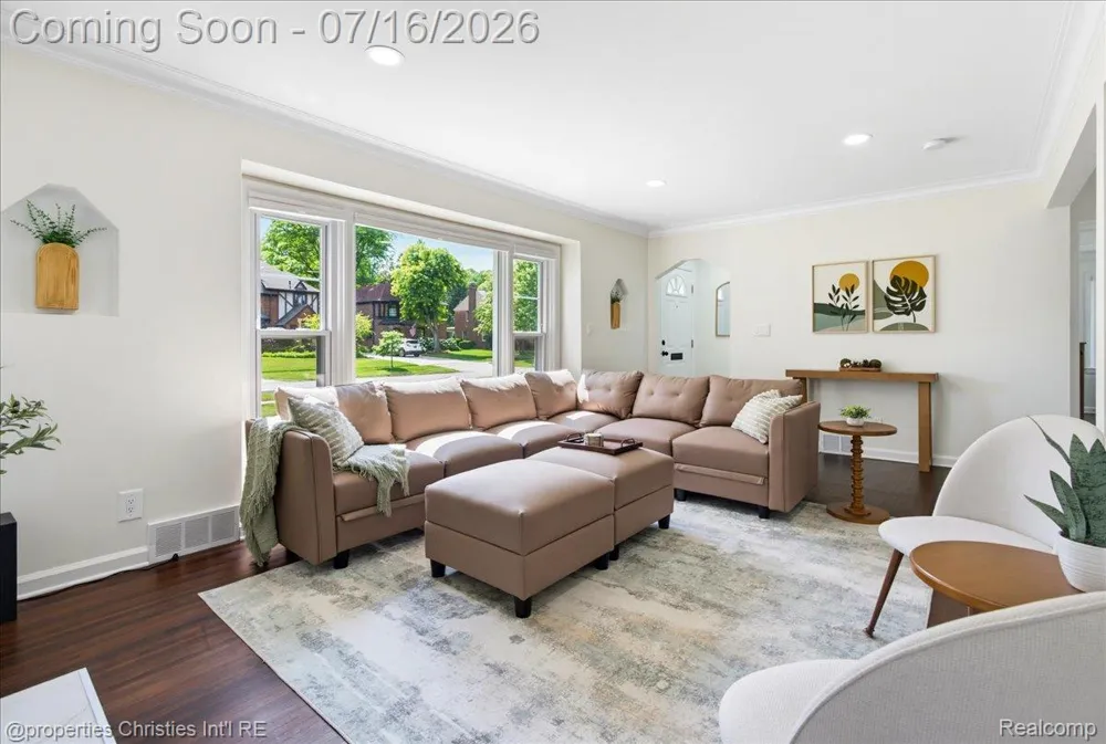 26642 York Road Huntington Woods City, MI 48070
