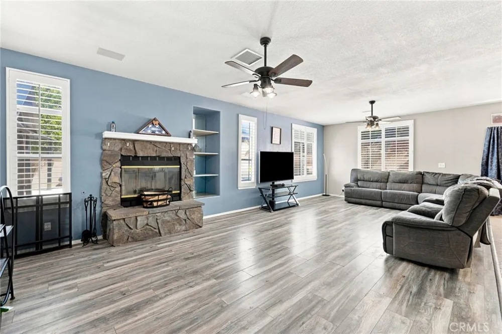 42103 Desert Hill Drive Quartz Hill, CA 93536