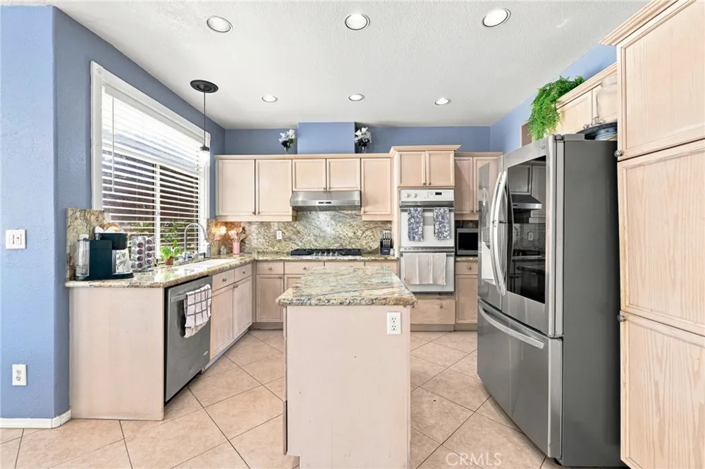 42103 Desert Hill Drive Quartz Hill, CA 93536