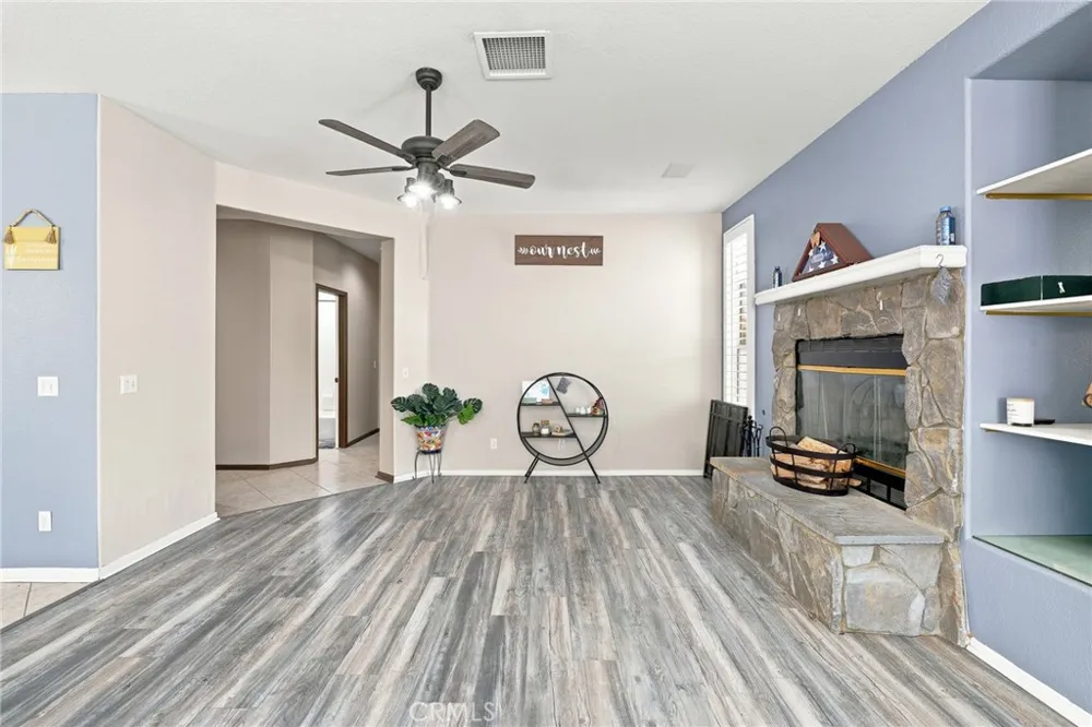 42103 Desert Hill Drive Quartz Hill, CA 93536