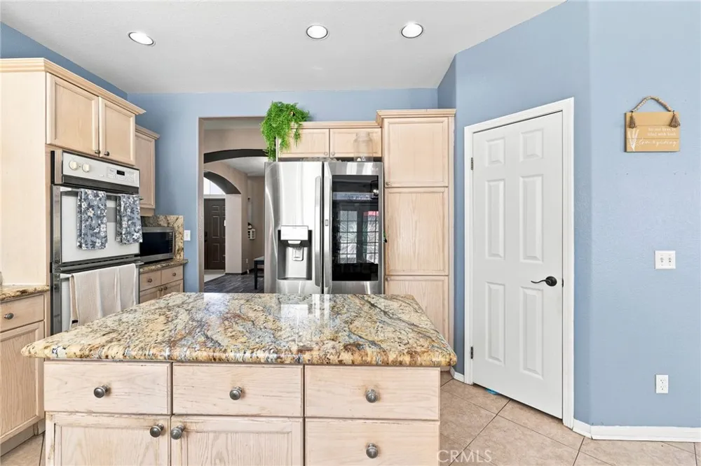 42103 Desert Hill Drive Quartz Hill, CA 93536