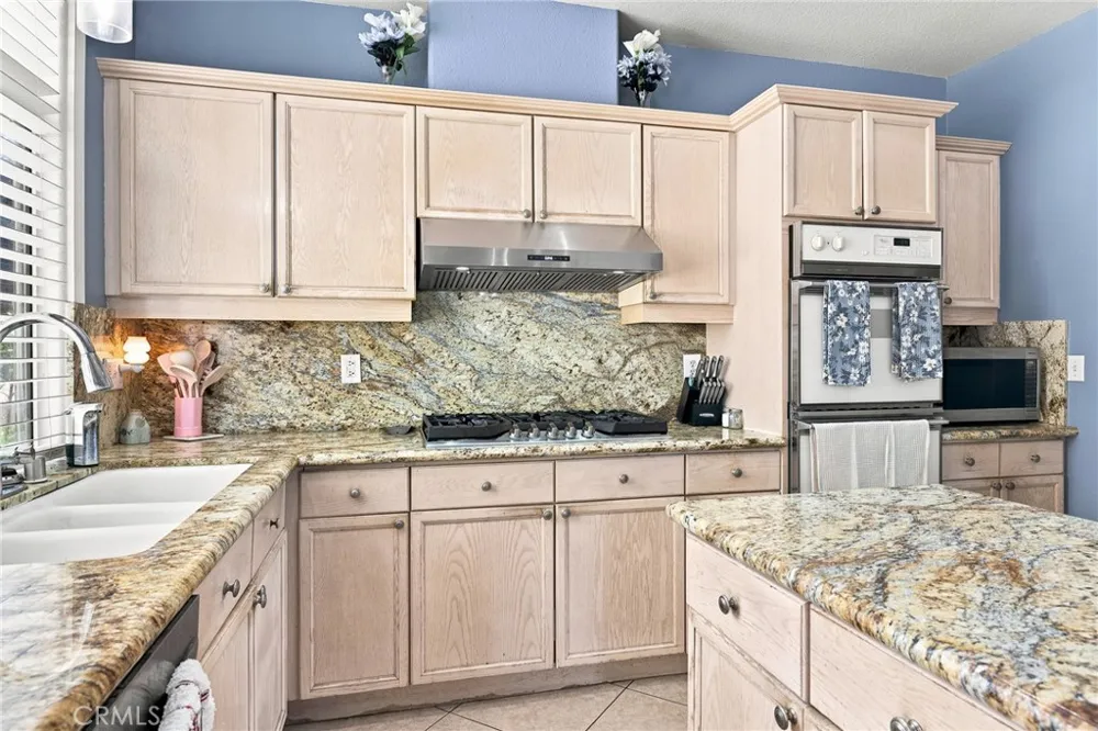 42103 Desert Hill Drive Quartz Hill, CA 93536
