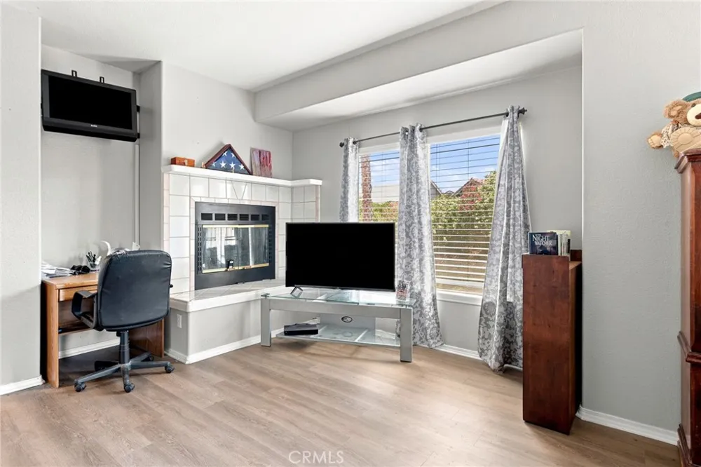42103 Desert Hill Drive Quartz Hill, CA 93536