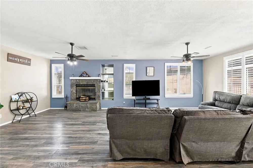 42103 Desert Hill Drive Quartz Hill, CA 93536