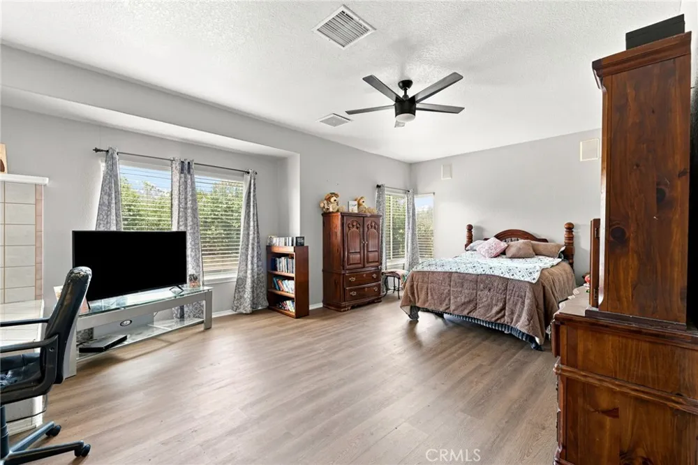 42103 Desert Hill Drive Quartz Hill, CA 93536