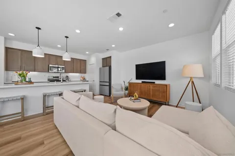 39392 Corvina Ln