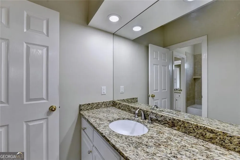 2200 Ascott Valley TRCE Johns Creek, GA 30097