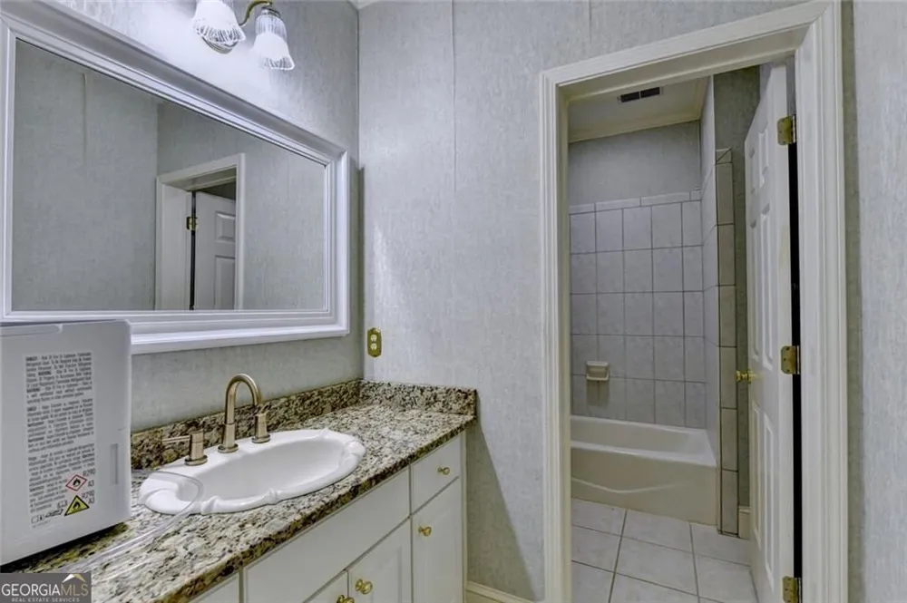 2200 Ascott Valley TRCE Johns Creek, GA 30097