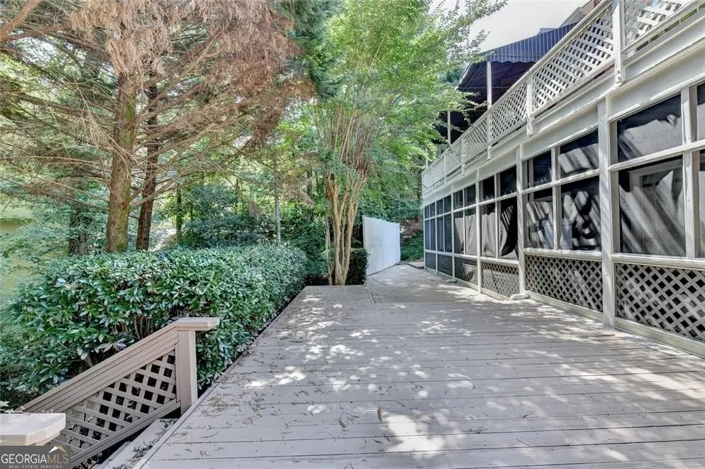 2200 Ascott Valley TRCE Johns Creek, GA 30097