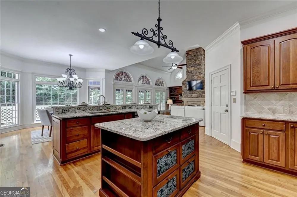 2200 Ascott Valley TRCE Johns Creek, GA 30097