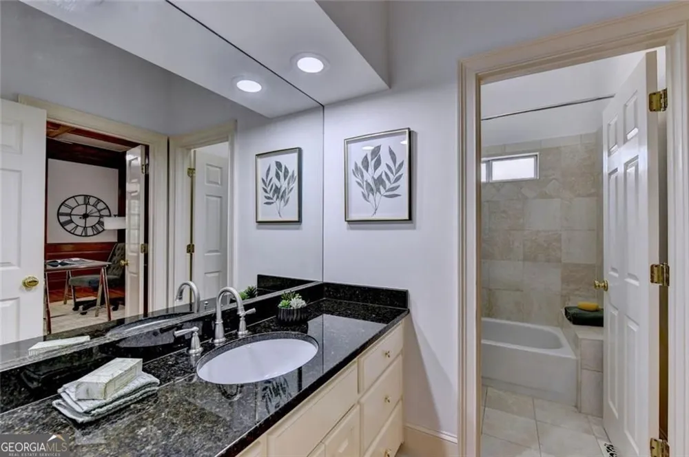 2200 Ascott Valley TRCE Johns Creek, GA 30097