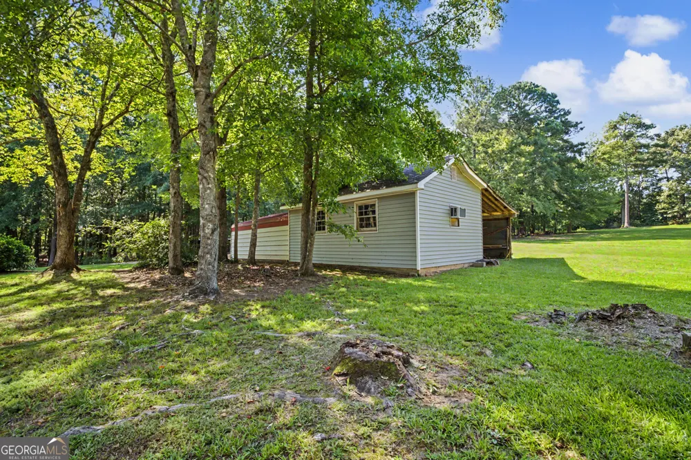 121 Peacock RD Barnesville, GA 30204