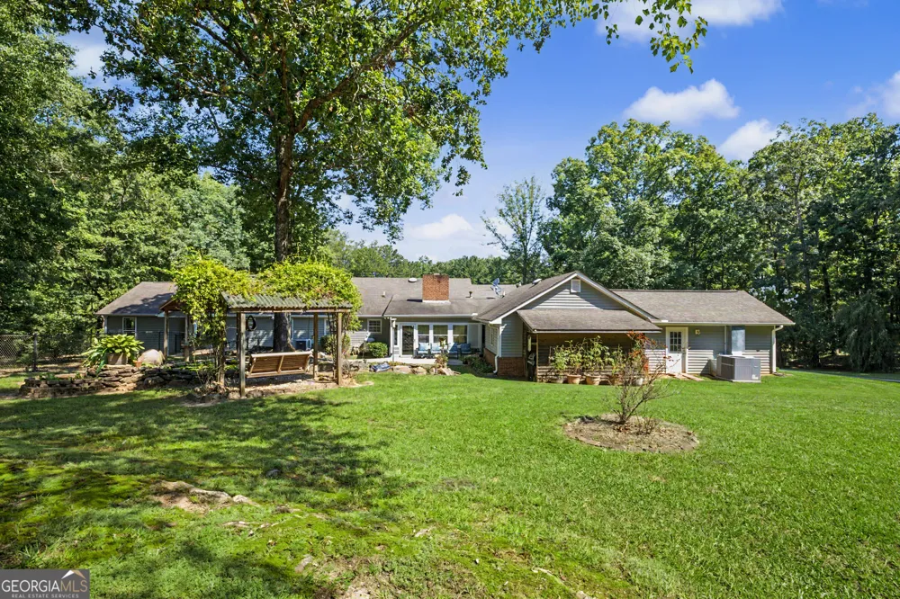 121 Peacock RD Barnesville, GA 30204
