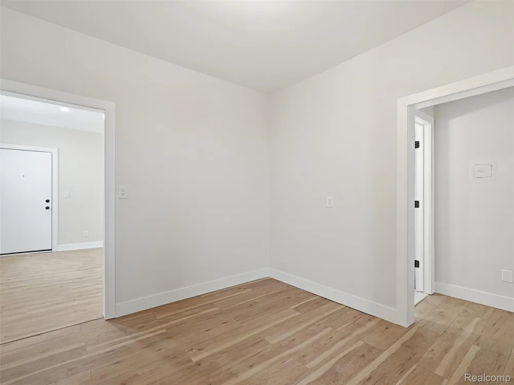 146 E Hazelhurst Street #6 Ferndale City, MI 48220