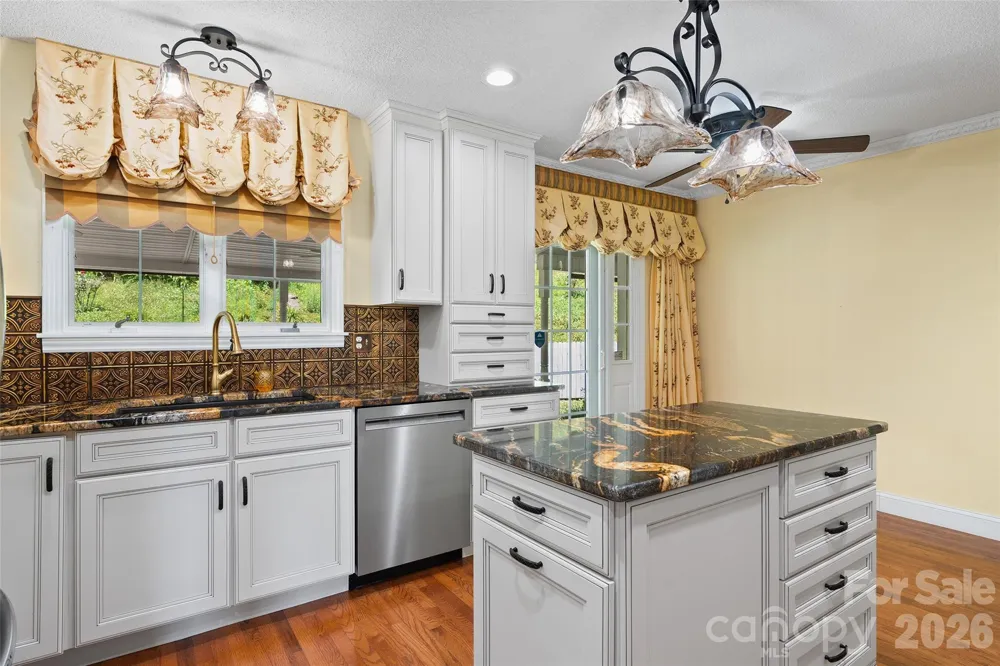 121 Fortner Drive Waynesville, NC 28786