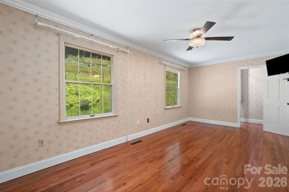 121 Fortner Drive Waynesville, NC 28786