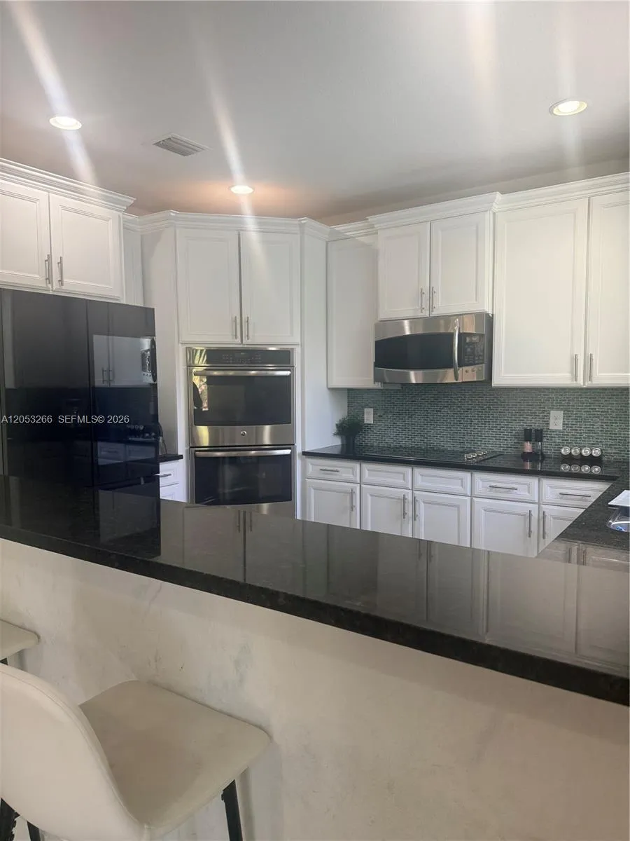 10057 NW 88th Ter Doral, FL 33178