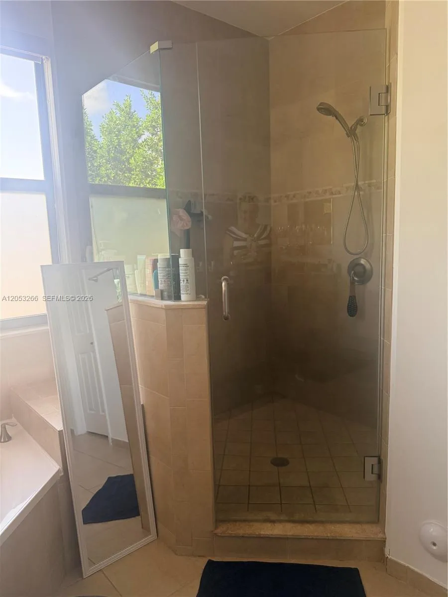 10057 NW 88th Ter Doral, FL 33178