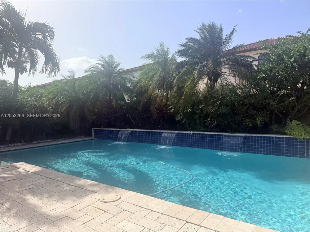10057 NW 88th Ter Doral, FL 33178