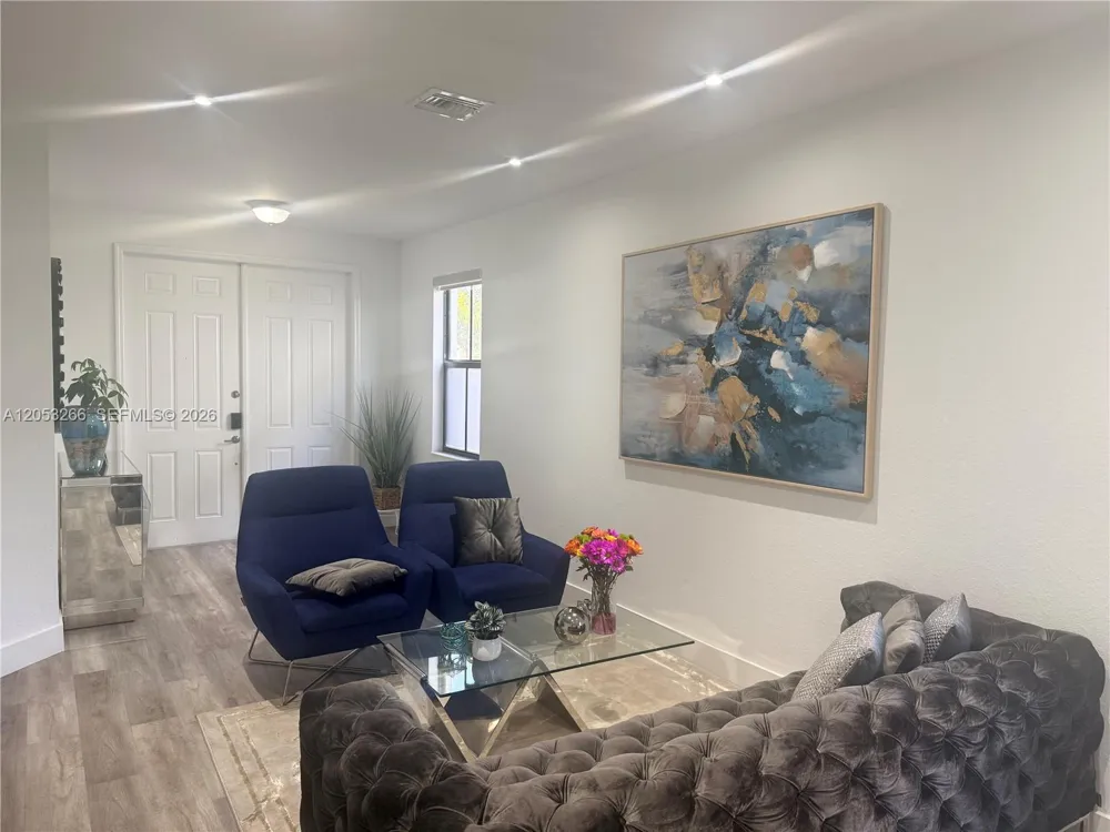 10057 NW 88th Ter Doral, FL 33178