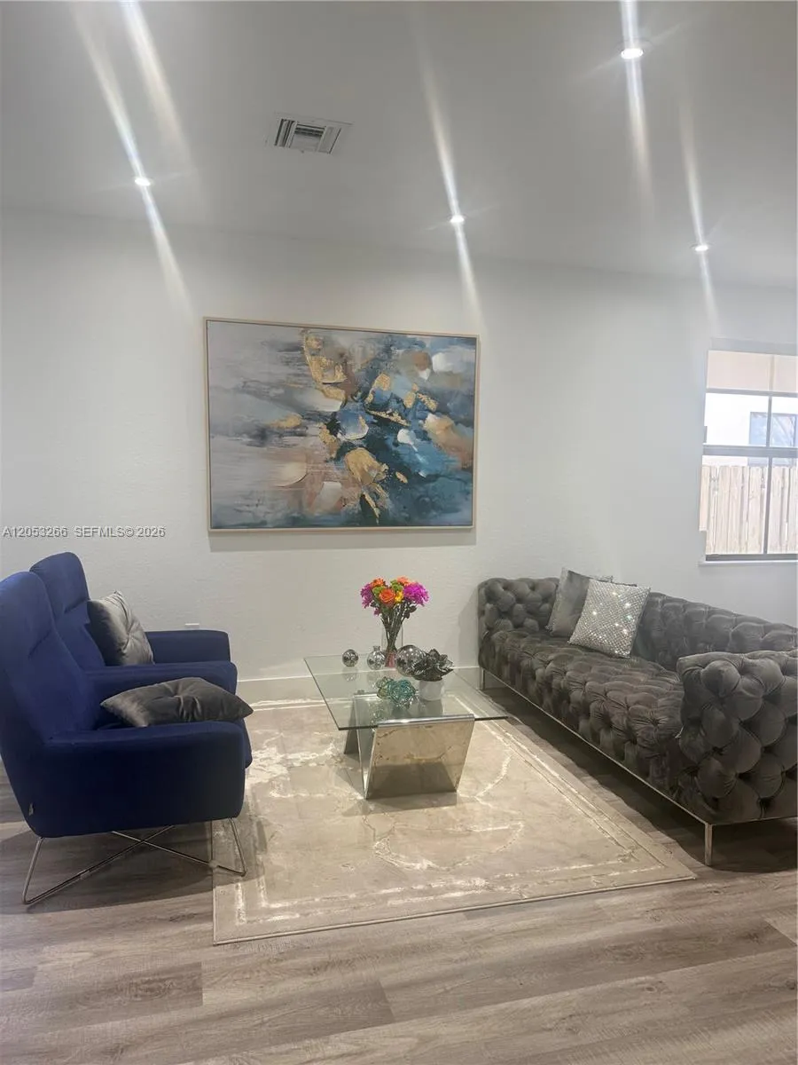 10057 NW 88th Ter Doral, FL 33178