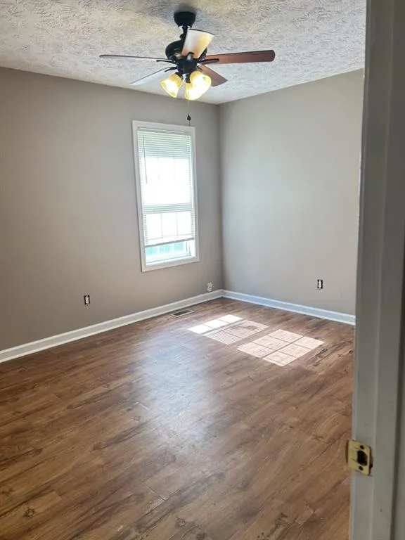 1149 Granite Lane Loganville, GA 30052
