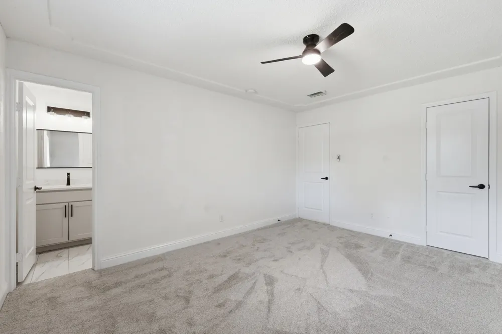 1004 E georgian Road Saginaw, TX 76179