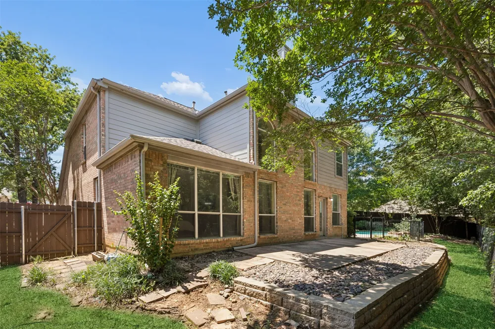 2401 Pinehurst Court Highland Village, TX 75077